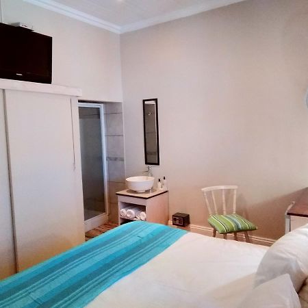 Guesthouse On Irvine Port Elizabeth Extérieur photo