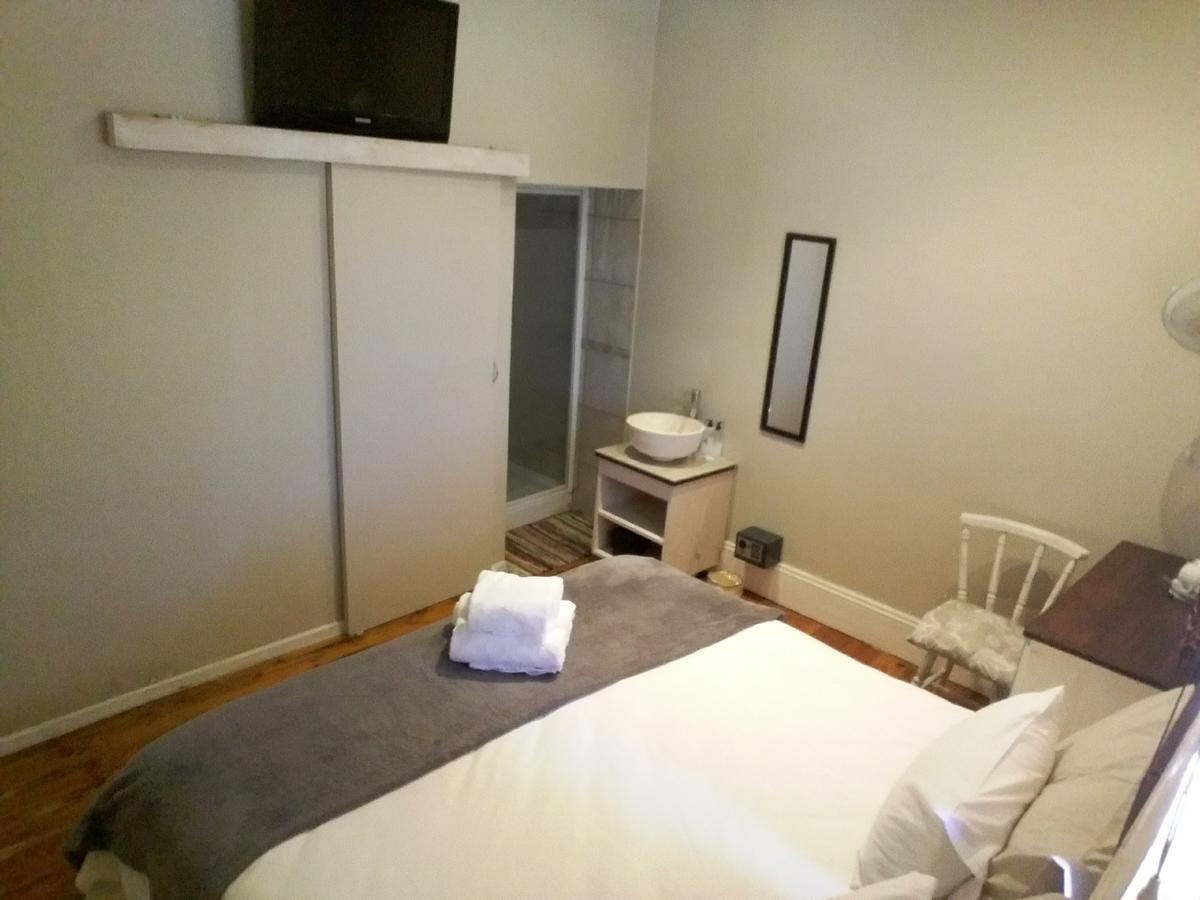 Guesthouse On Irvine Port Elizabeth Extérieur photo